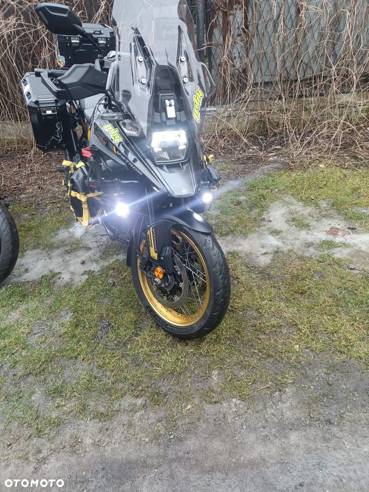 Suzuki V-STROM - 2