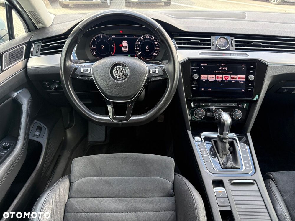 Volkswagen Passat - 11