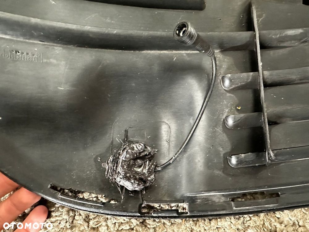 MERCEDES BENZ C-KL W205 14 - Atrapa kratka zderzaka prawa A2058854123 - 7