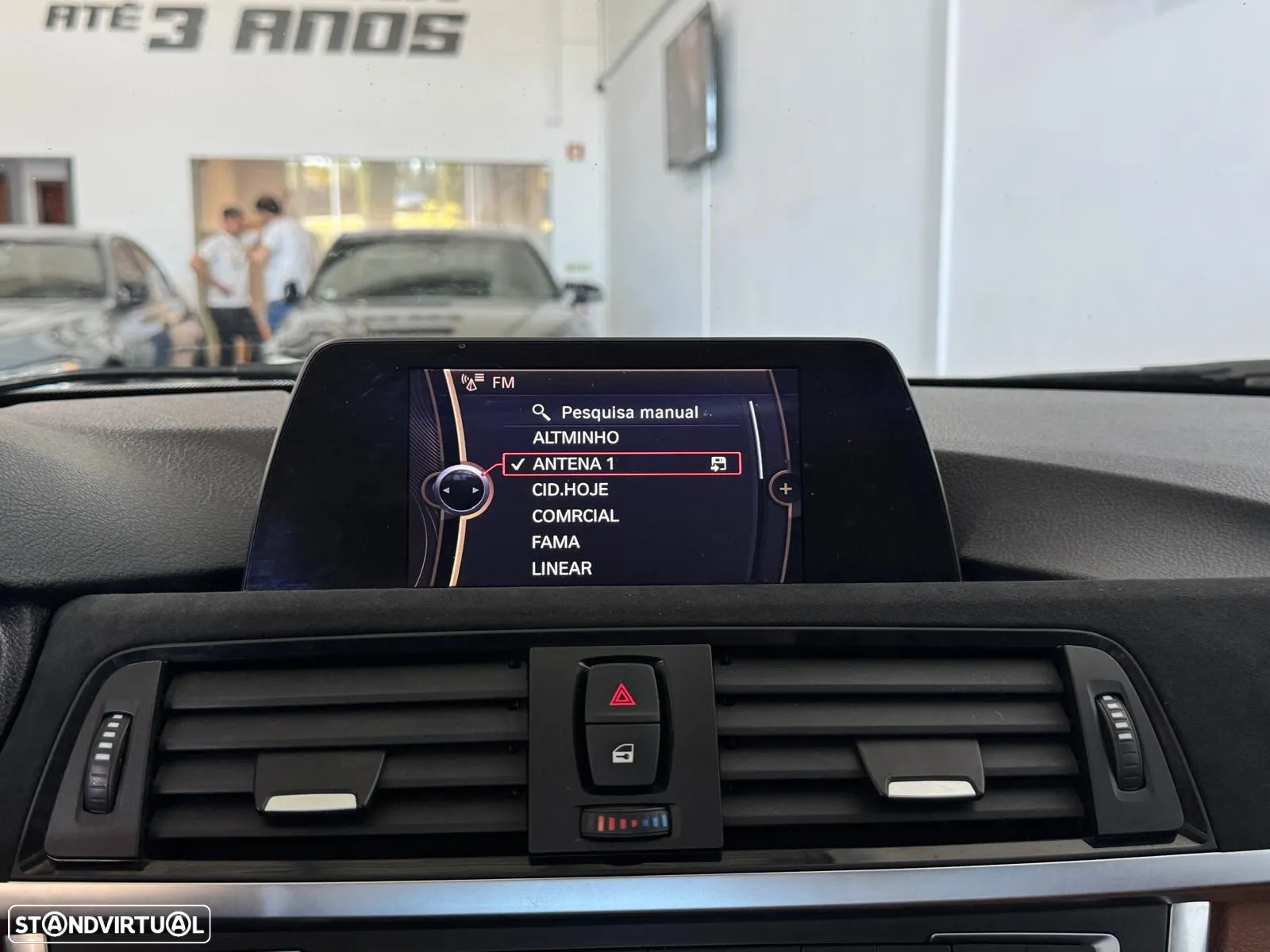 BMW 320 i Pack M - 32