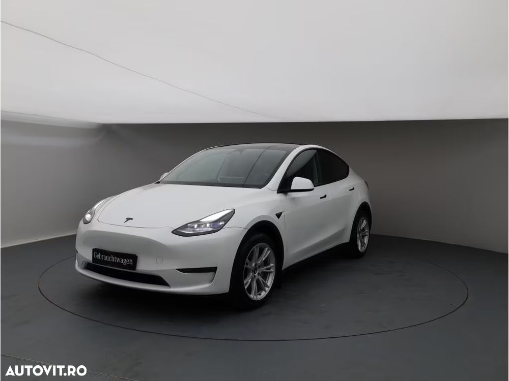Tesla Model Y AWD Performance - 1