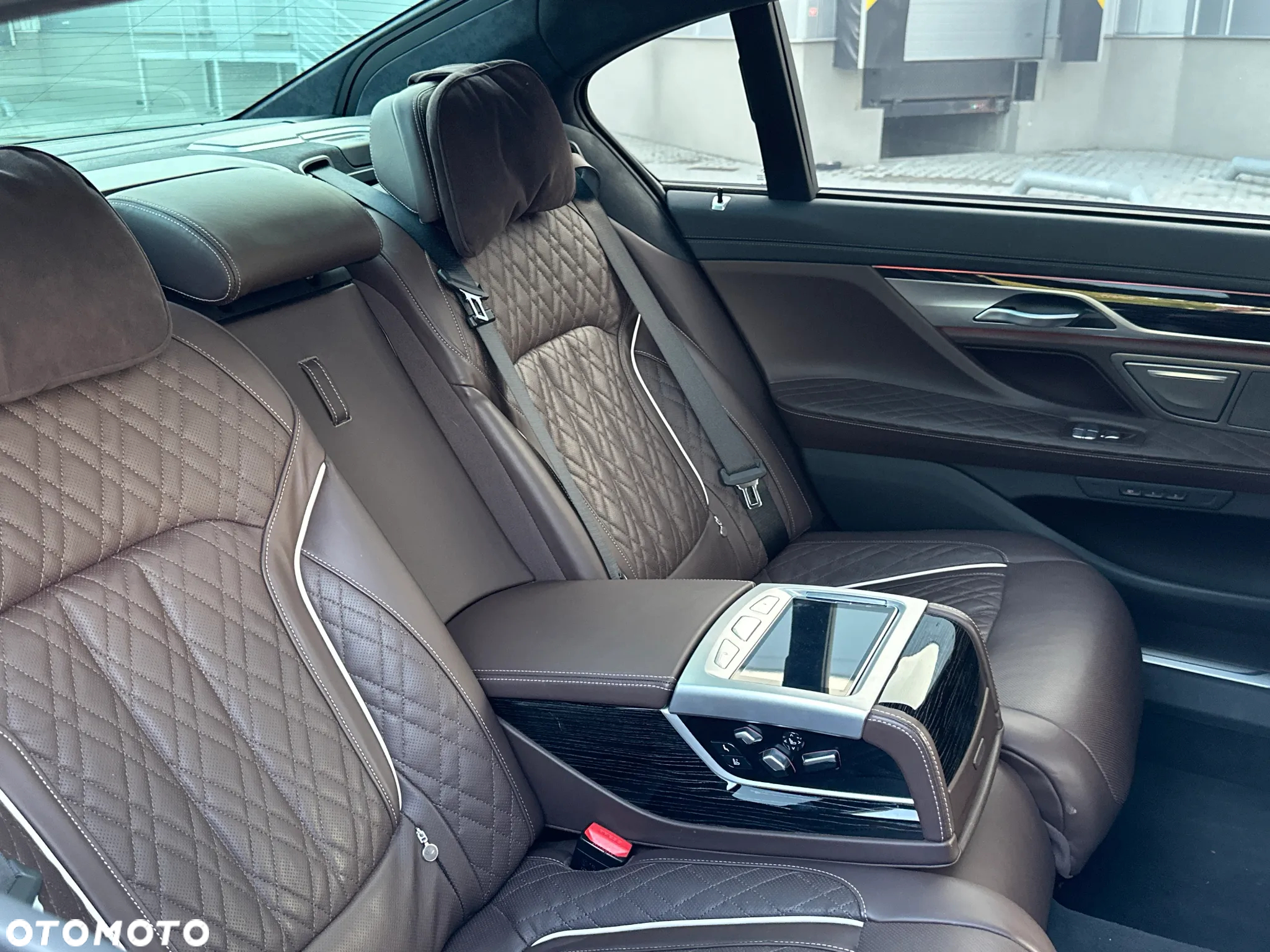 BMW Seria 7 750Li xDrive sport - 25