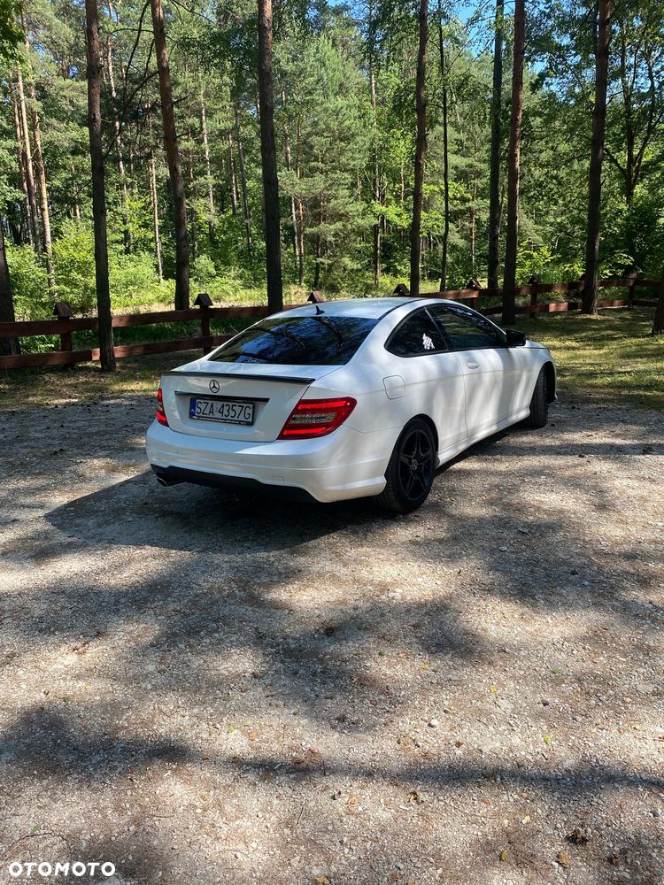 Mercedes-Benz Klasa C 220 CDI 7G-TRONIC Edition - 4