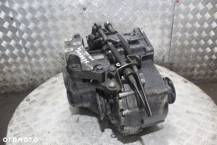 SKRZYNIA BIEGÓW 6 BIEGOWA PASSAT B6 2.0TDI JMA - 3