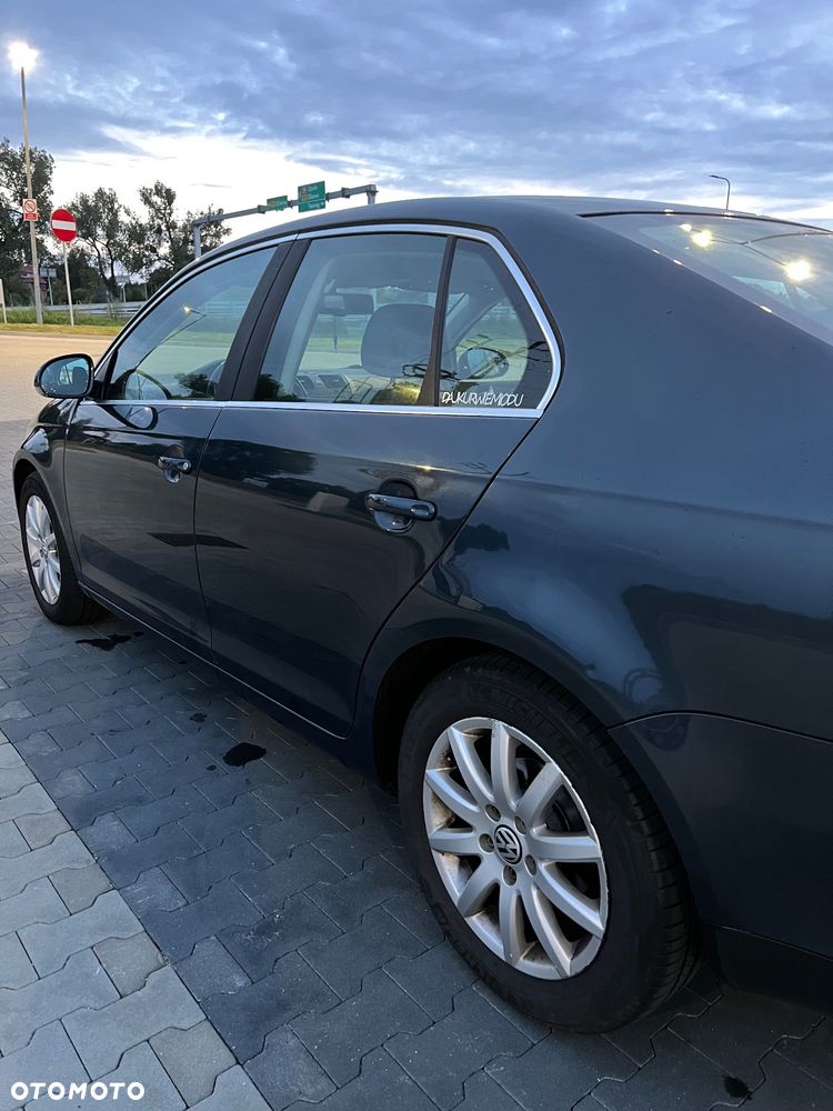 Volkswagen Jetta 1.9 TDI Trendline - 14