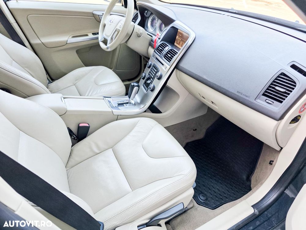 Volvo XC 60 D5 AWD Aut. Summum - 23