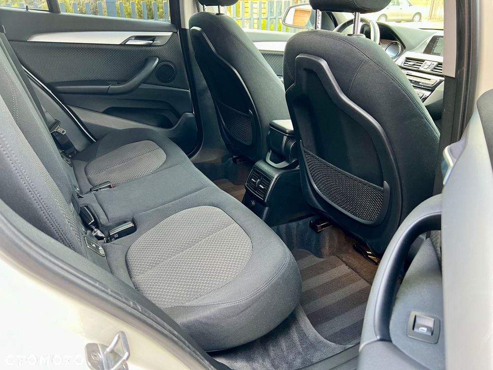 BMW X1 xDrive18d - 17