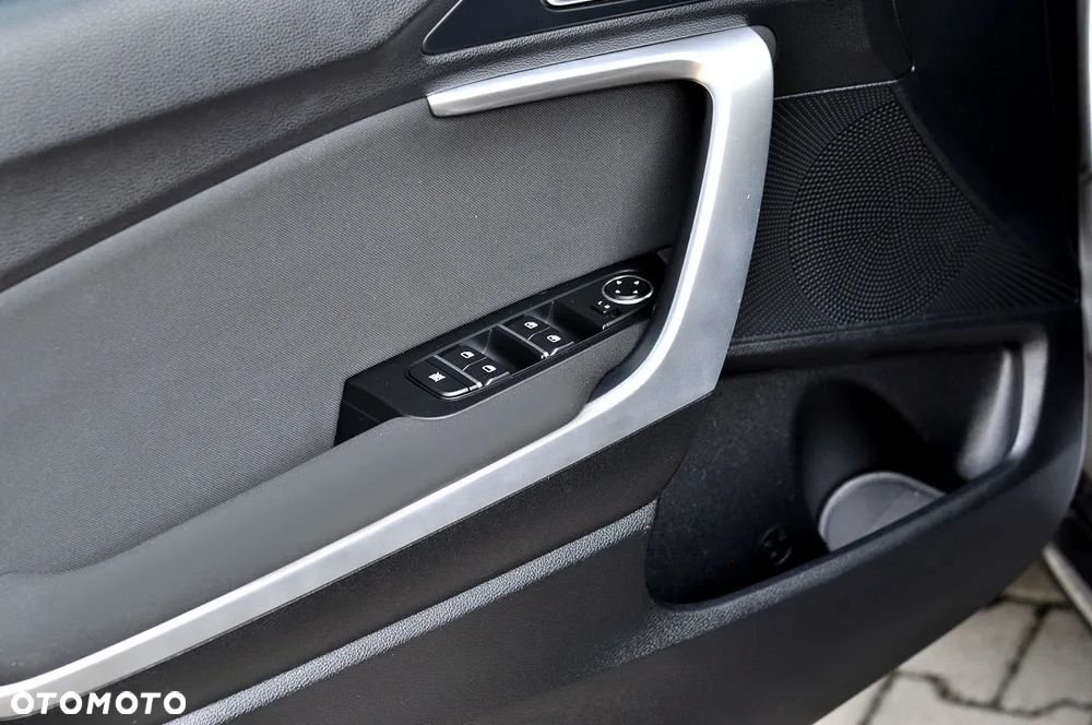 Kia XCeed 1.6 CRDi SCR L Business Line - 17