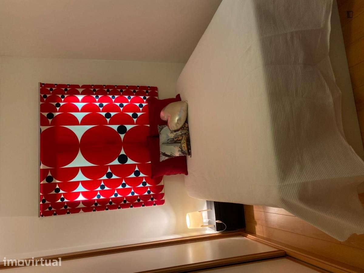 Quarto - localizado em Xabregas Lisbon - Grande imagem: 5/13