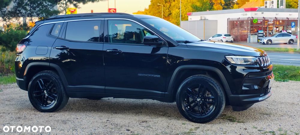 Jeep Compass - 33