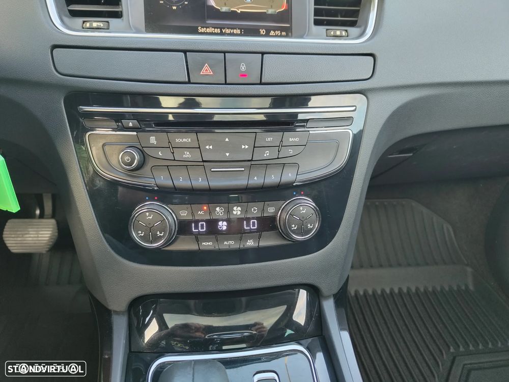 Peugeot 508 RXH 2.0 HDi Hybrid4 2-Tronic - 30