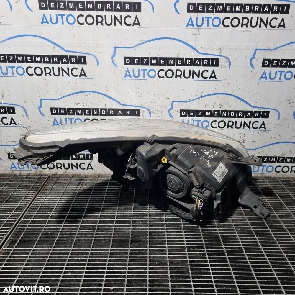 Far Stanga Ford Kuga II 2012 - 2014 SUV 4 Usi (798) Fara xenon - 3