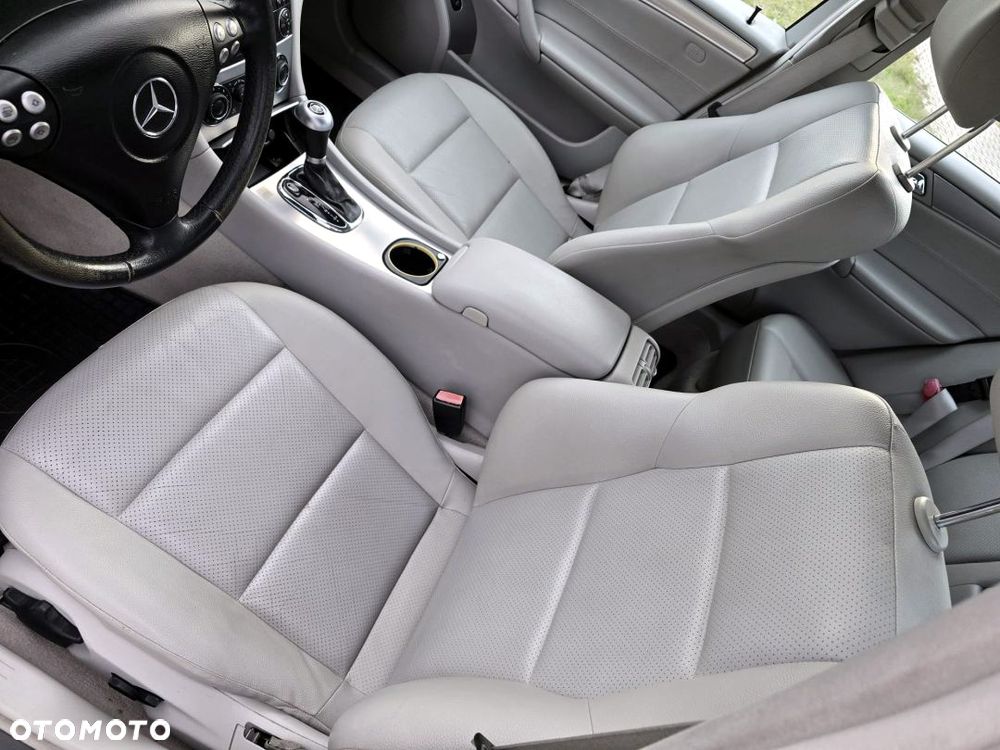 Mercedes-Benz Klasa C 230 7G-TRONIC Avantgarde Sport Edition + - 17