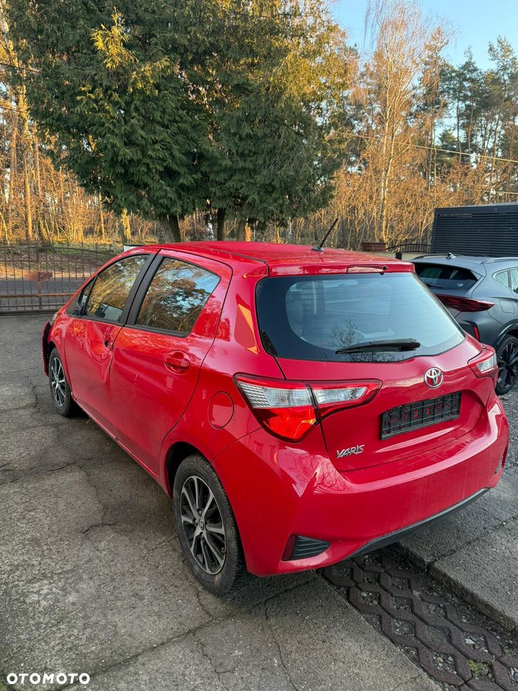 Toyota Yaris 1.5 Dynamic - 8