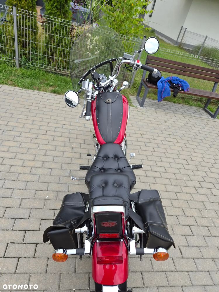 Suzuki Intruder - 7