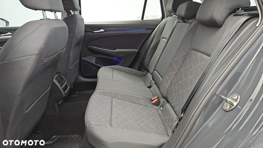 Volkswagen Golf - 22