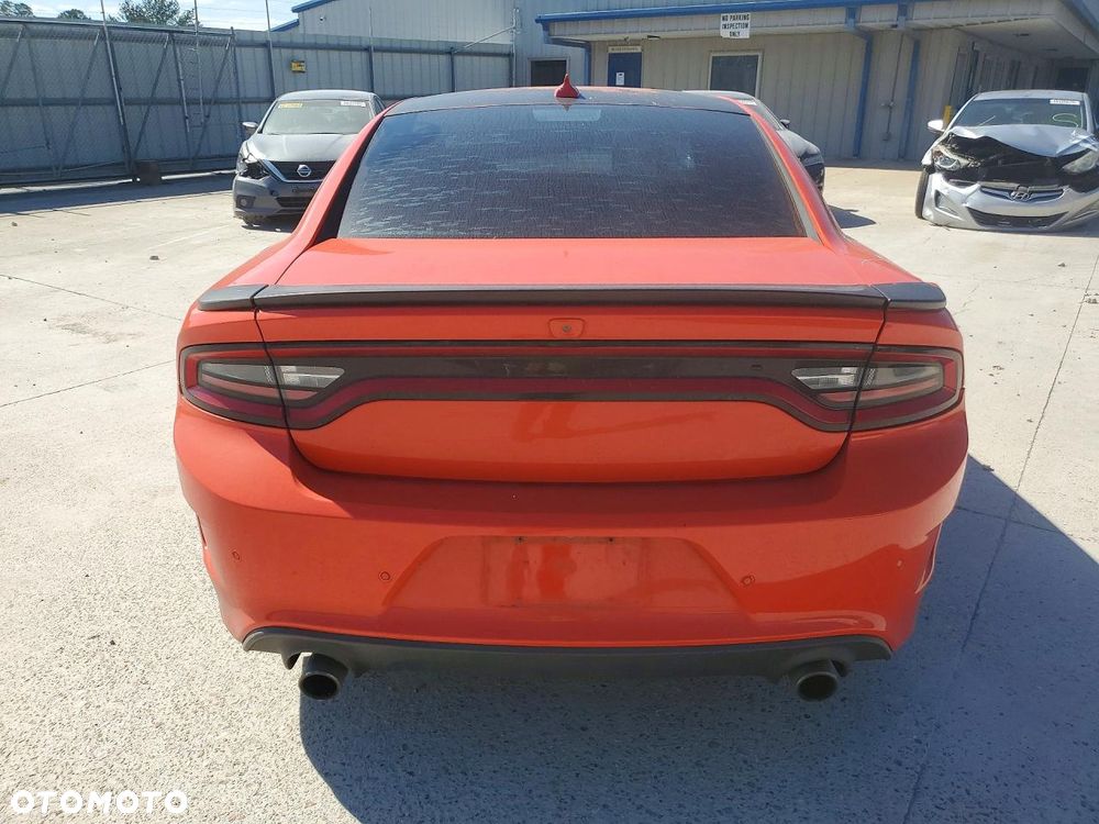 Dodge Charger 5.7 R/T - 8