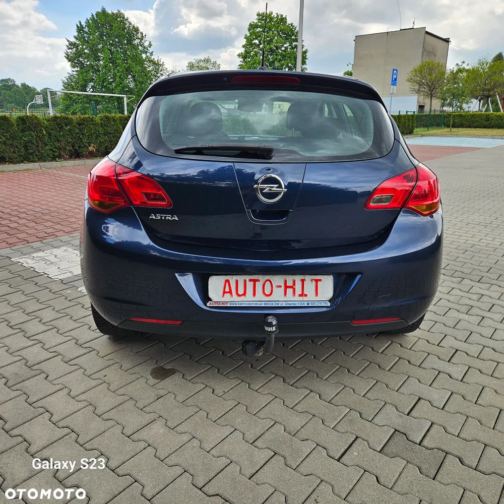 Opel Astra 1.6 Design Edition - 12