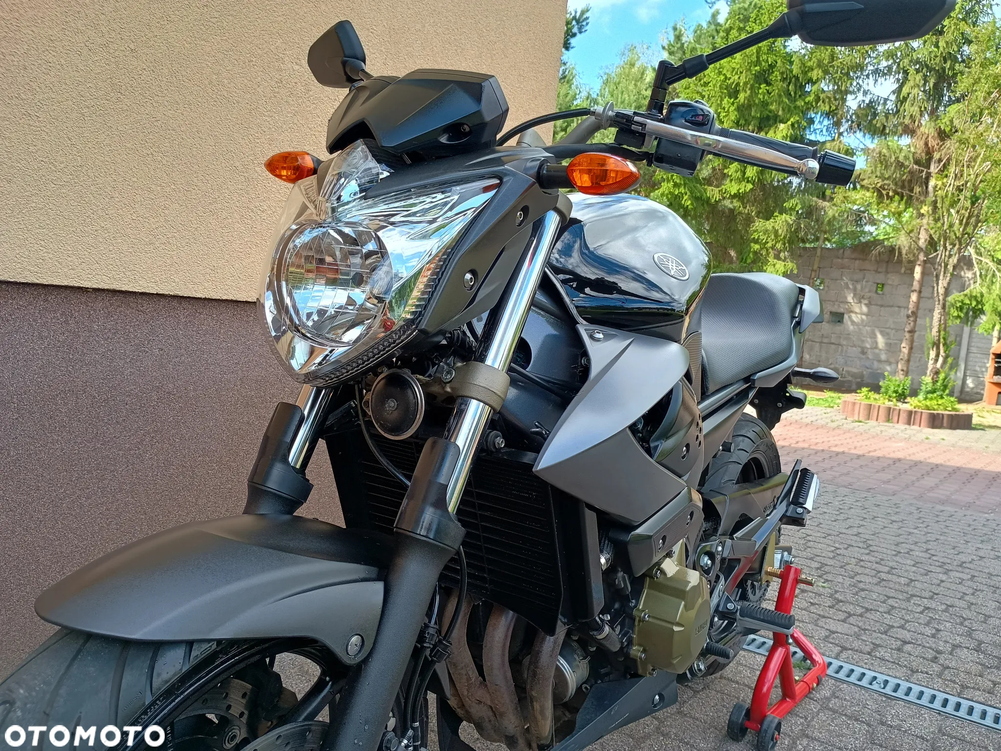 Yamaha XJR - 14