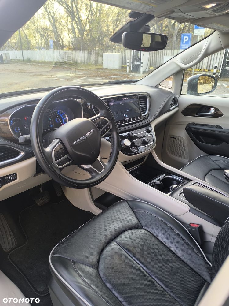 Chrysler Pacifica - 7