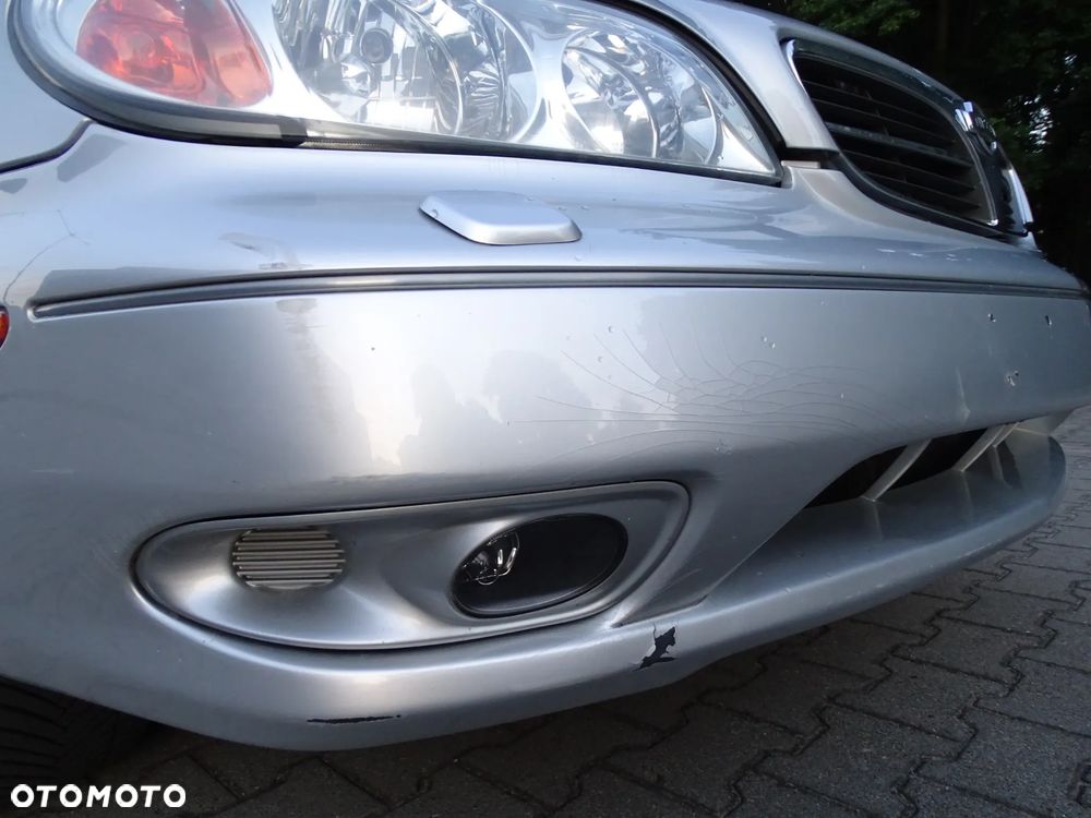 Nissan Maxima 2.0 Comfort - 29