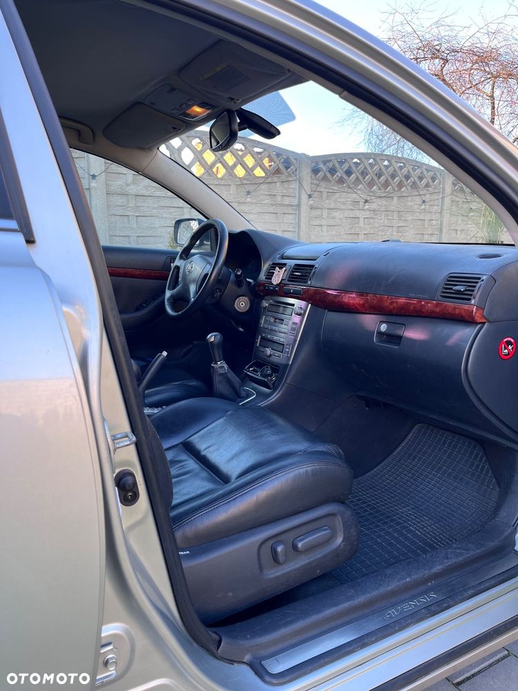 Toyota Avensis 2.0 D-4D Combi - 5