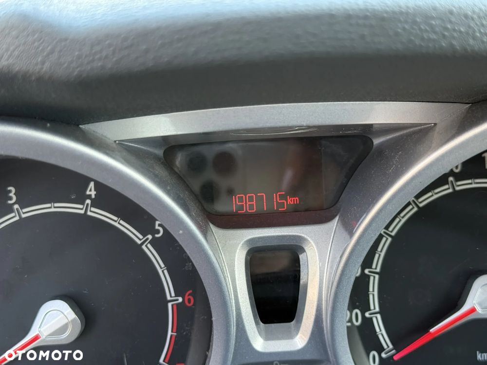 Ford Fiesta 1.4 Titanium - 12