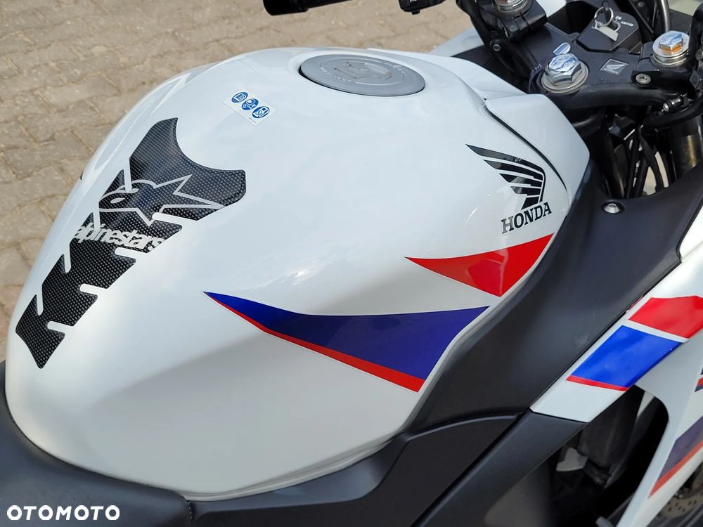 Honda CBR - 9
