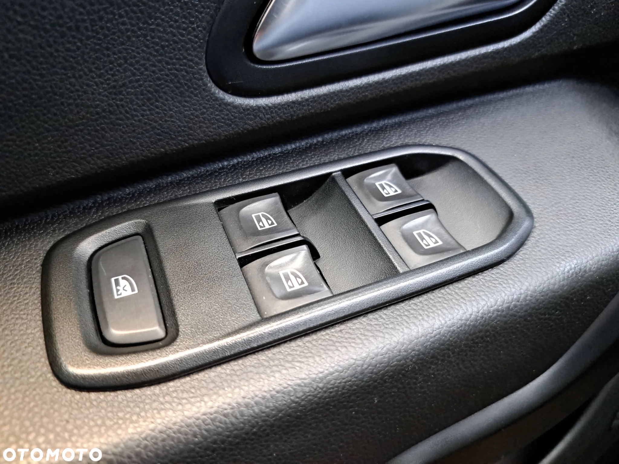 Dacia Duster 1.6 SCe Comfort 4WD - 14