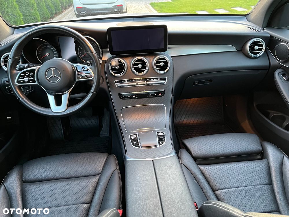 Mercedes-Benz GLC 300 4Matic 9G-TRONIC AMG Line - 18