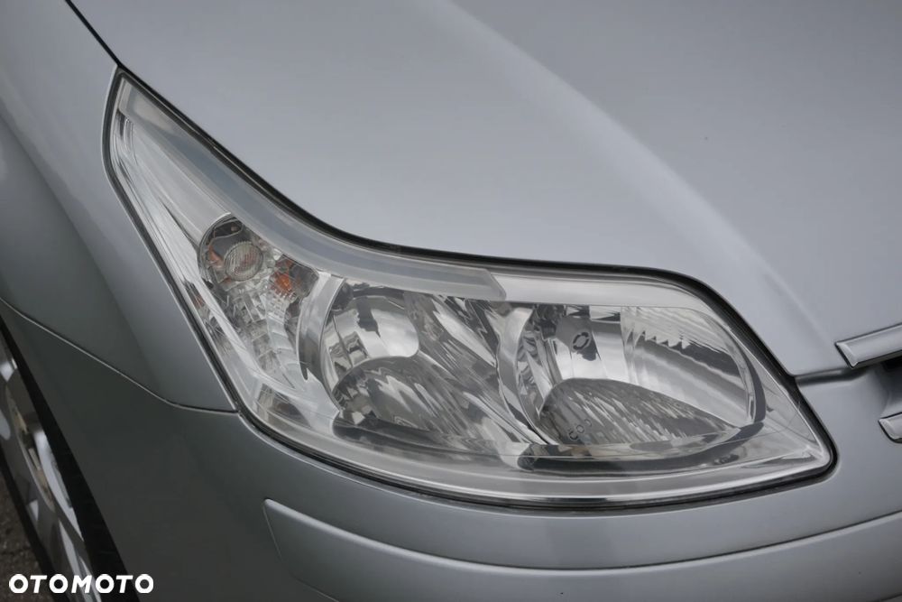 Citroën C4 1.6 16V Confort - 38