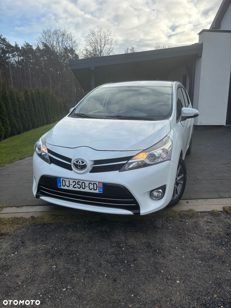 Toyota Verso 1.6 D-4D 5-Sitzer Start/Stop Executive - 2