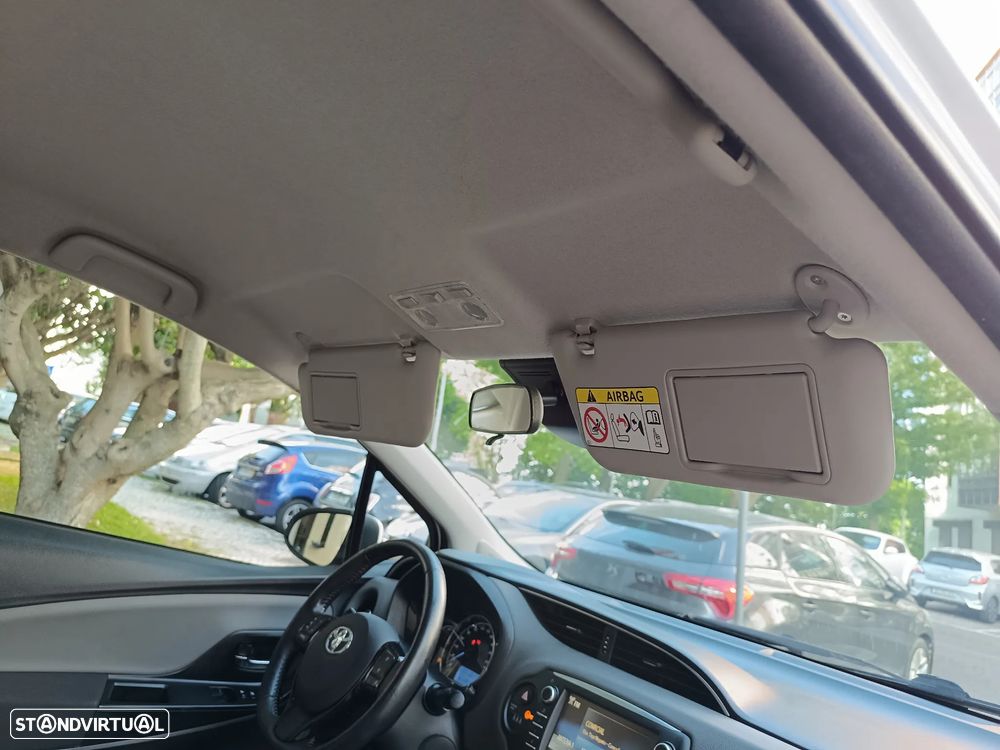 Toyota Yaris 1.5 HSD Comfort+P.Techno - 20