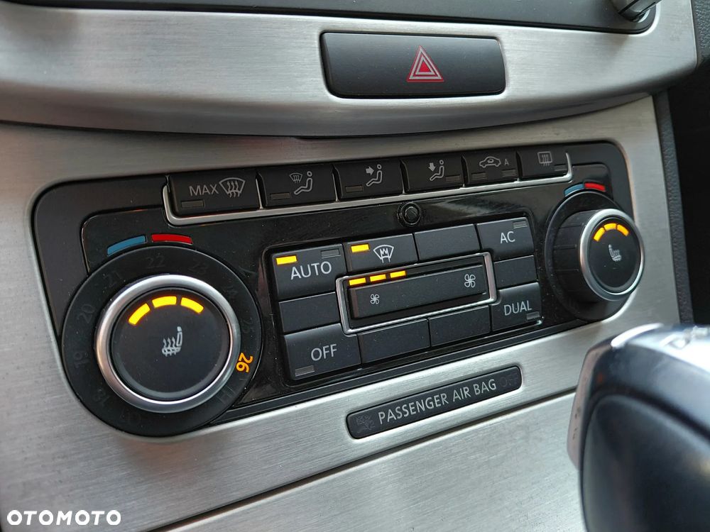 Volkswagen Passat - 22