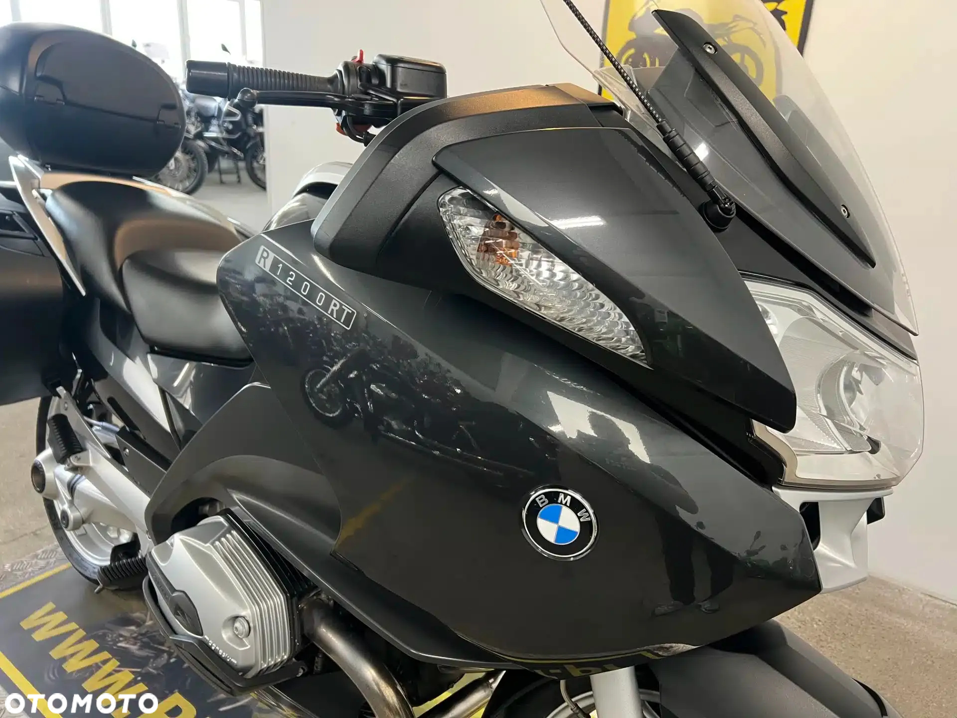 BMW R - 9