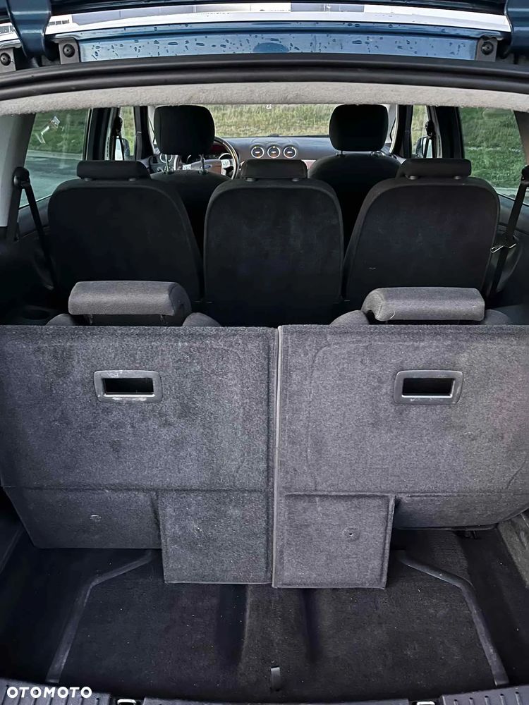 Ford S-Max - 13