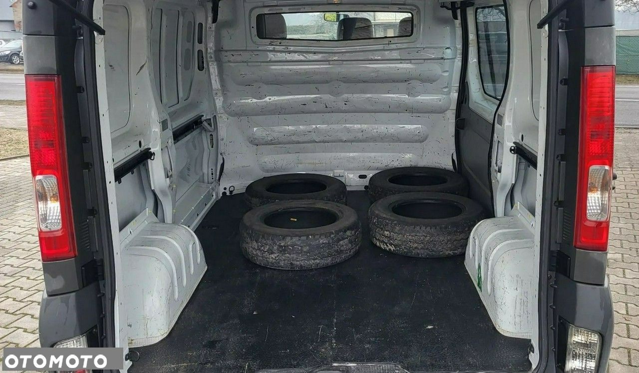 Opel Vivaro - 10