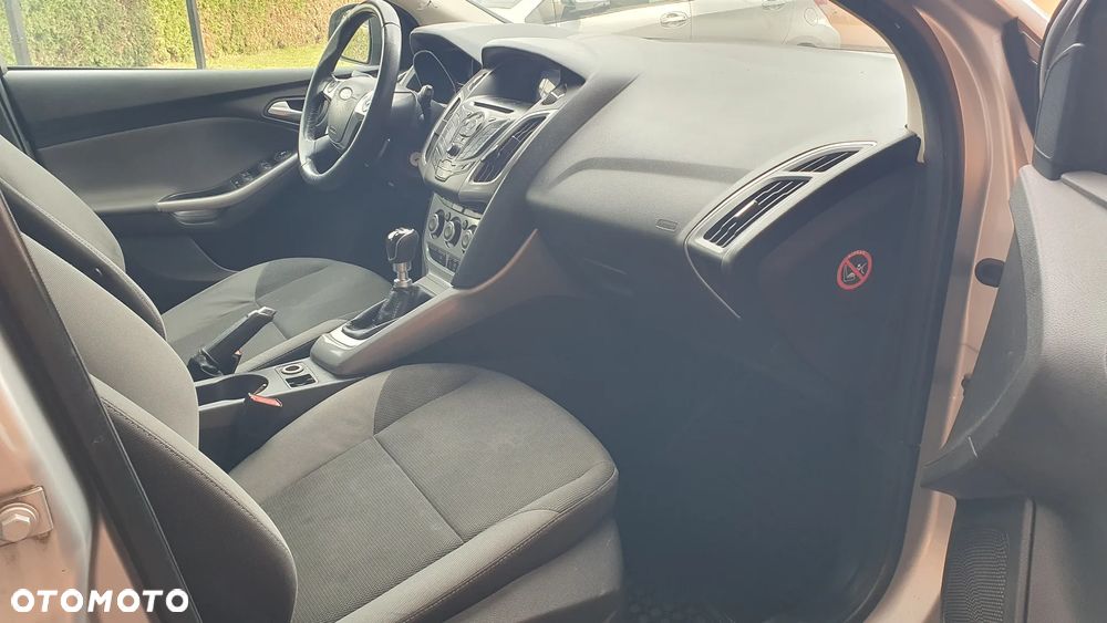 Ford Focus 1.6 TDCi DPF Trend - 8