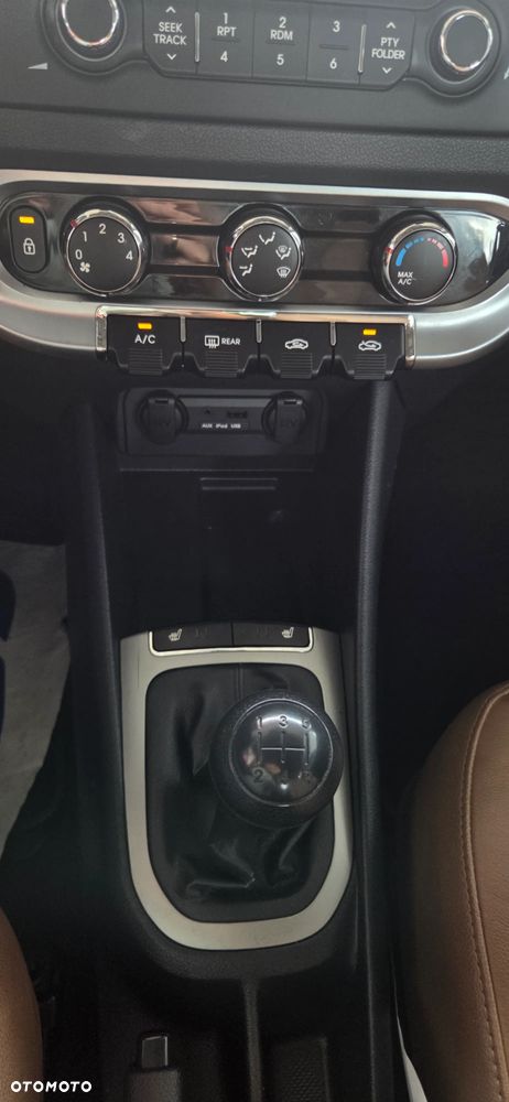 Kia Rio 1.2 Fifa World Cup Edition - 30