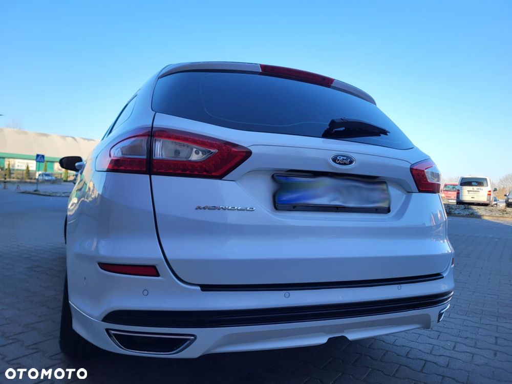 Ford Mondeo SW 2.0 TDCi S&S PowerShift-Aut Titanium - 24