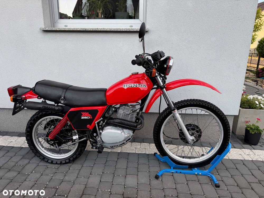 Honda XL - 16