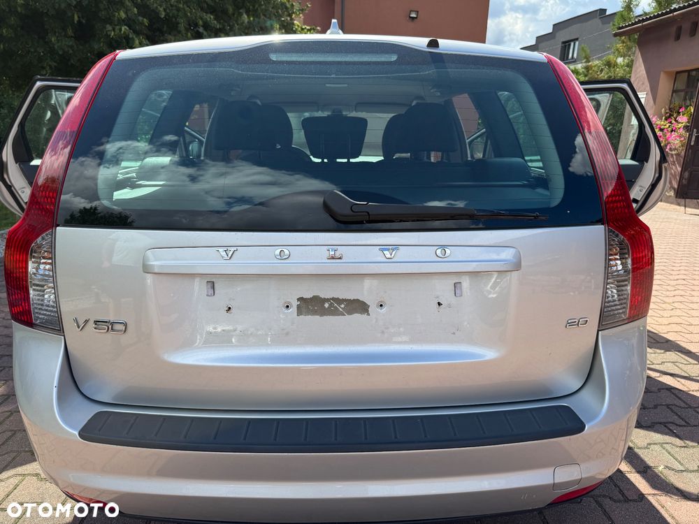 Volvo V50 2.0 - 25