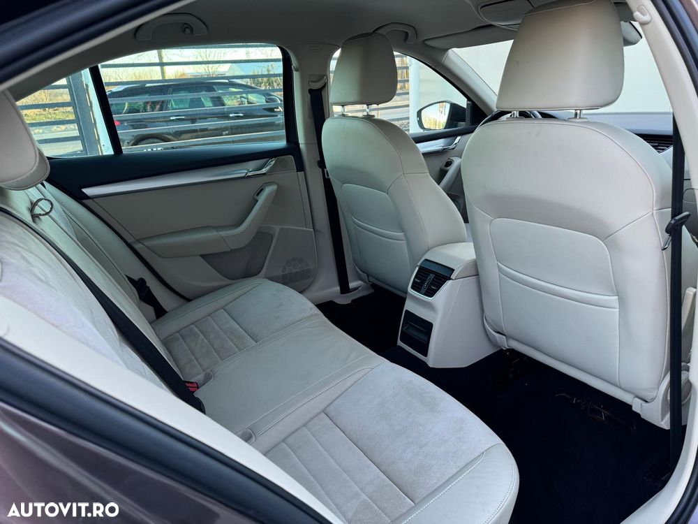 Skoda Octavia 1.6 TDI DSG Style - 16