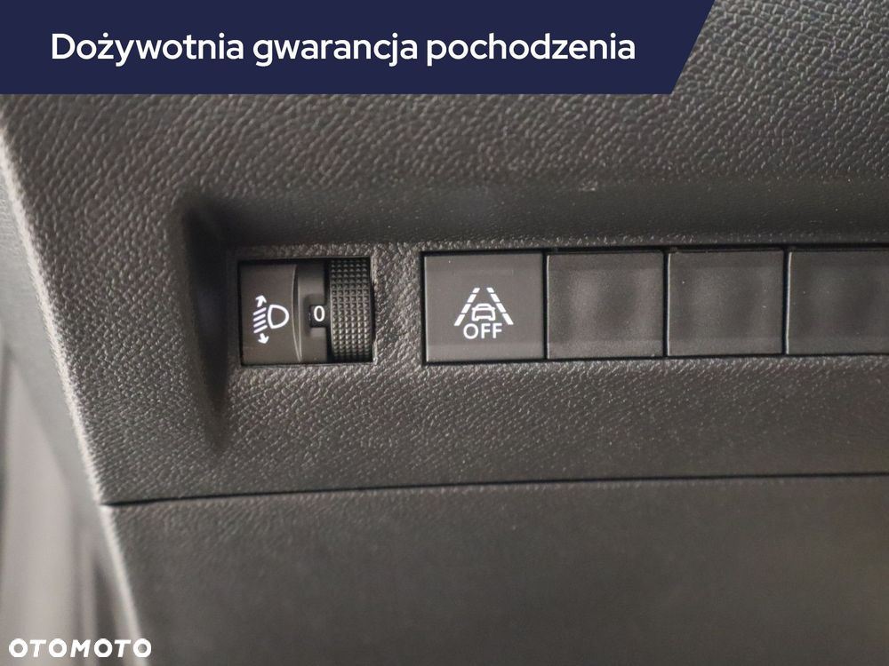 Peugeot 208 - 17