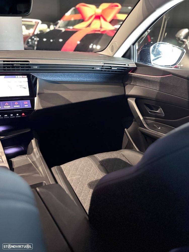 Peugeot 408 1.2 PureTech Allure Pack EAT8 - 35