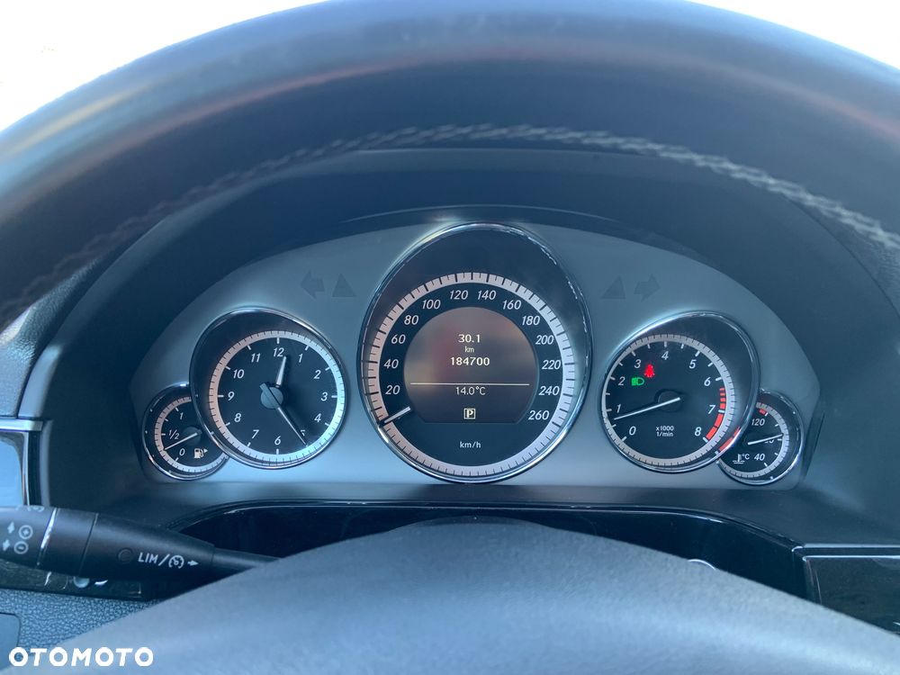 Mercedes-Benz Klasa E 200 CGI BlueEffICIENCY - 18