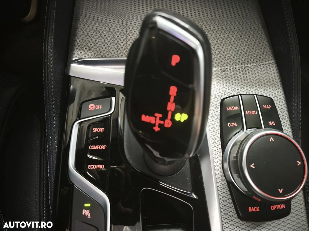 BMW Seria 5 530d xDrive Aut. - 11