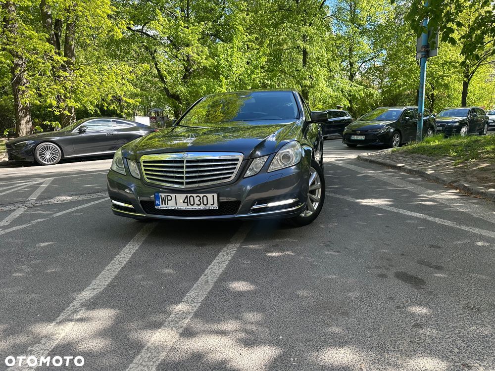 Mercedes-Benz Klasa E 250 CGI BlueEFFICIENCY 7G-TRONIC Elegance - 20