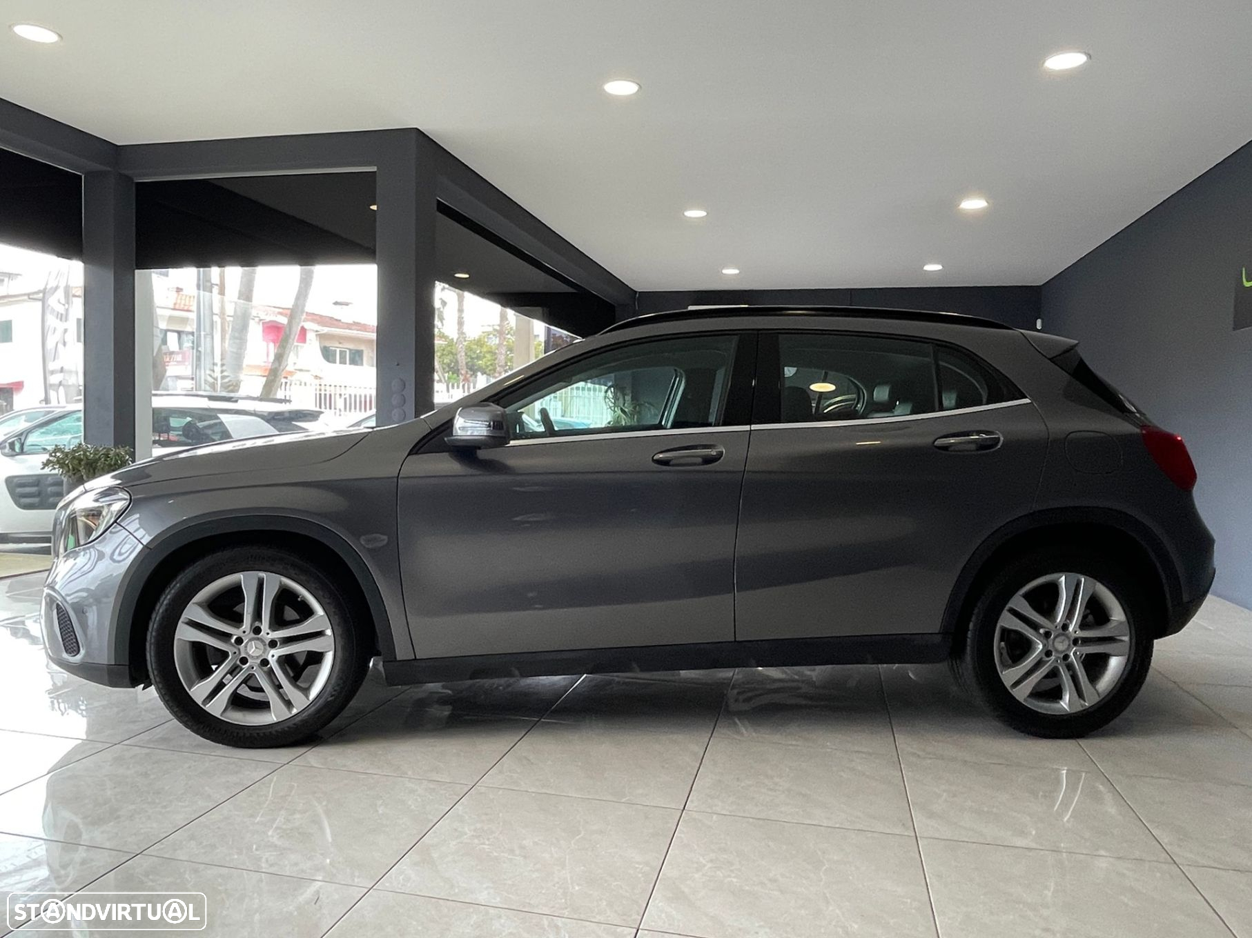 Mercedes-Benz GLA 200 d Urban - 35