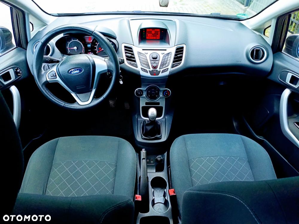 Ford Fiesta - 10